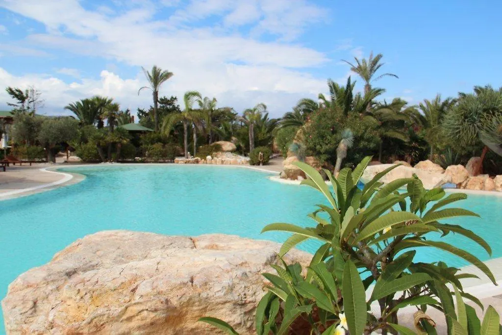 Cupola Bianca Resort LMP 0*, Lampedusa Itálie